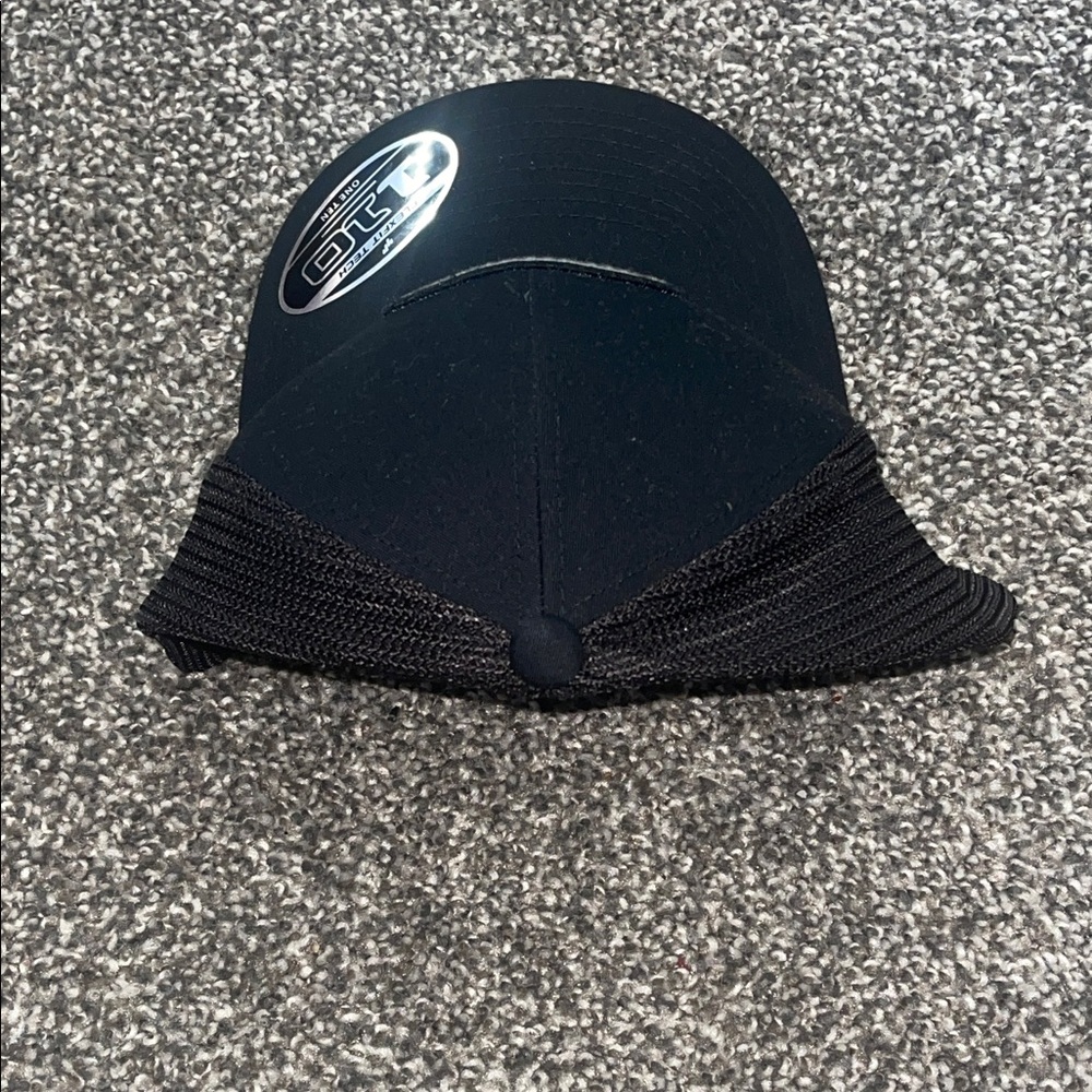 NWT’s Very Rare Caddyshack Travis Mathew Black Mesh Trucker Hat with Bushwood - Picture 3 of 7